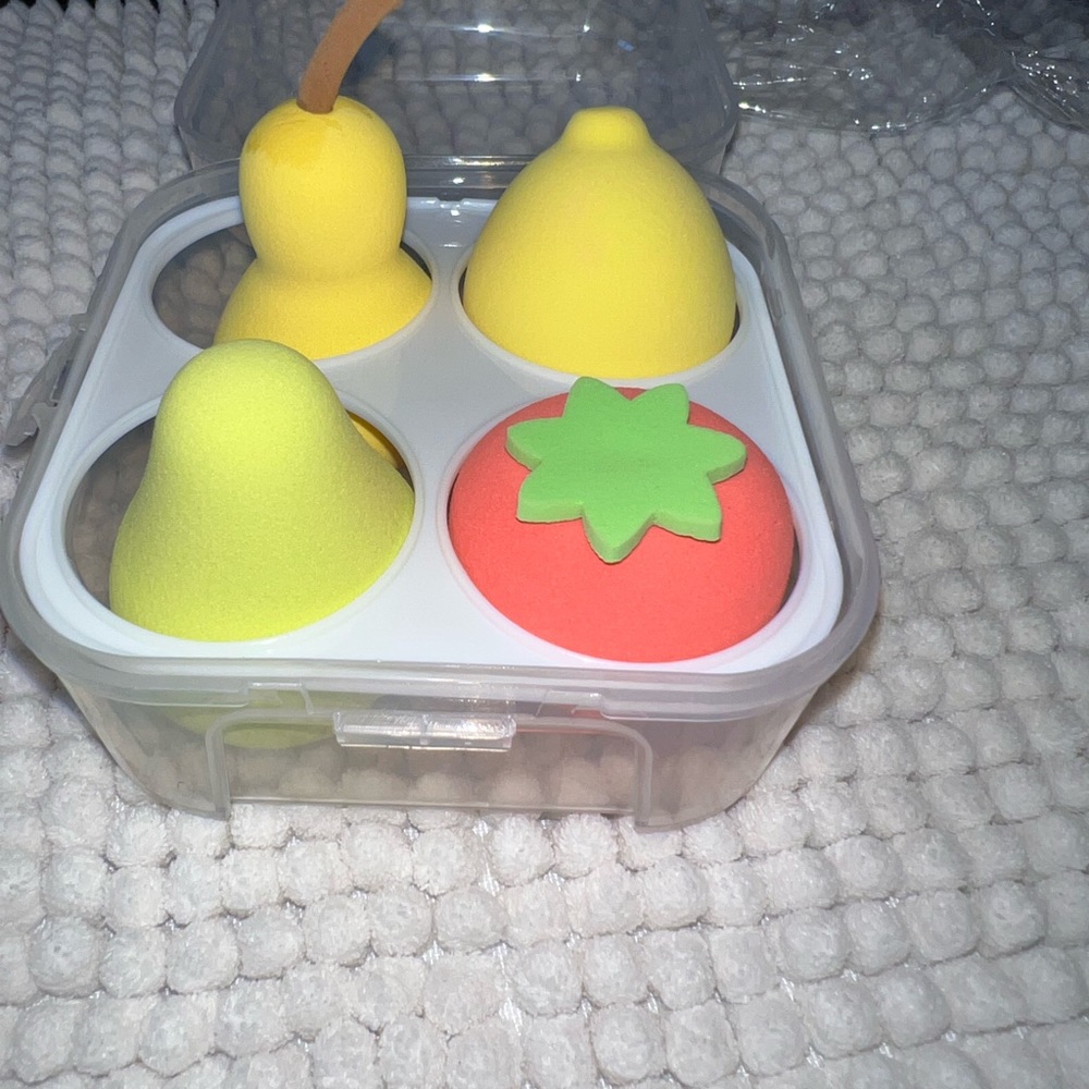 MAKEUP SPONGES-Fruit inspired!